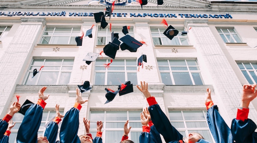 学歴_過去_実績_自慢